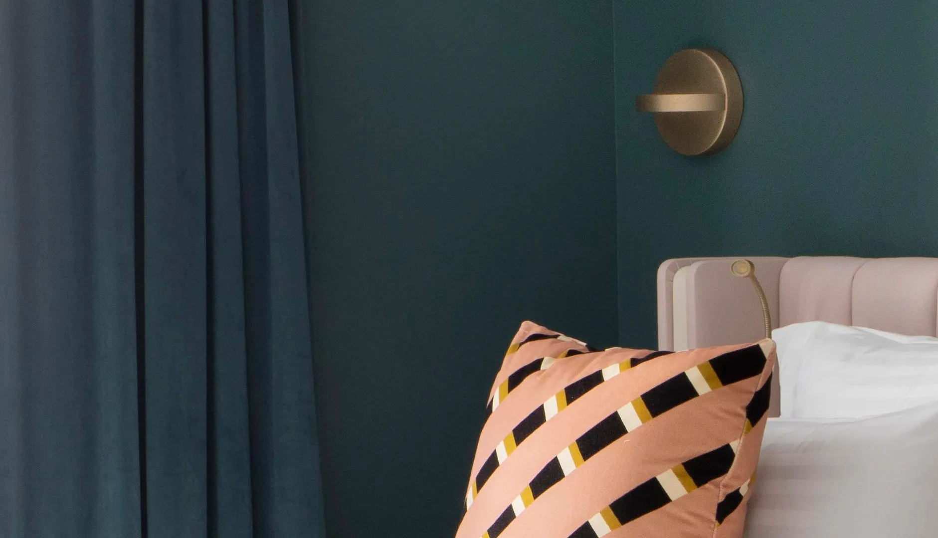 Parisianer Hotel 4*