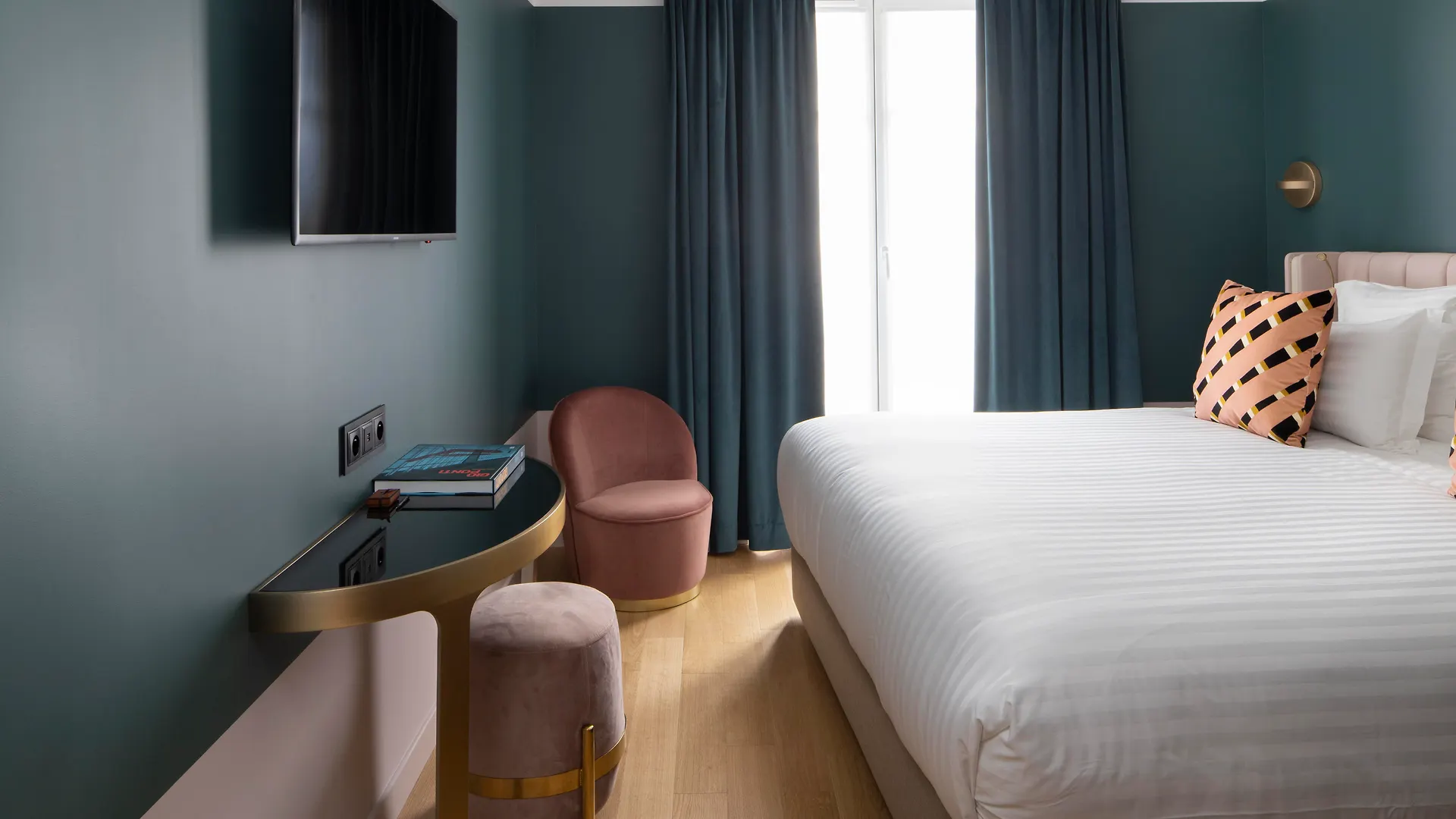 Hotel Parisianer 4*